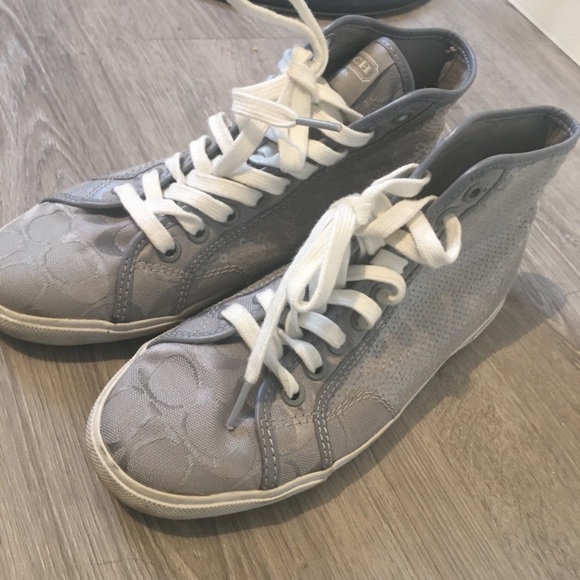 Coach New York women’s size 7.5 gray / silver lace up sneaker.